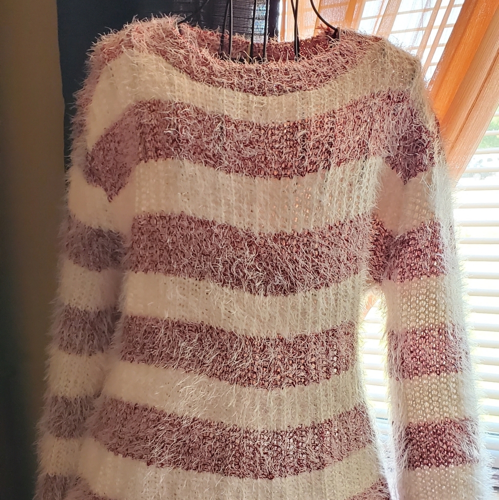 Light weight sweater